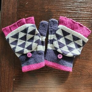 Children's/ Teenagers Geometric Mittens - Pink and Black